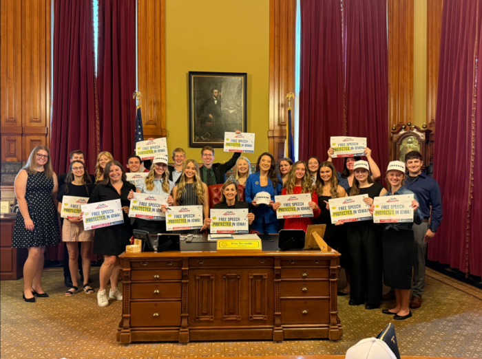 Iowa Governor Passes Law Protecting Religious Expression 